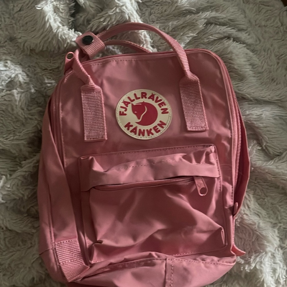 Fjallraven Kanken back pack